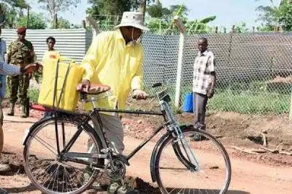 Uganda President, Museveni, fetches water on bicycle [PHOTOS]